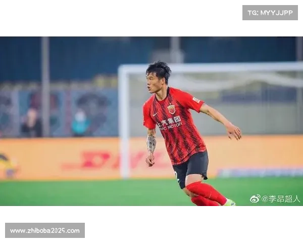 大连英博签下前海港中卫李昂，补强后防线